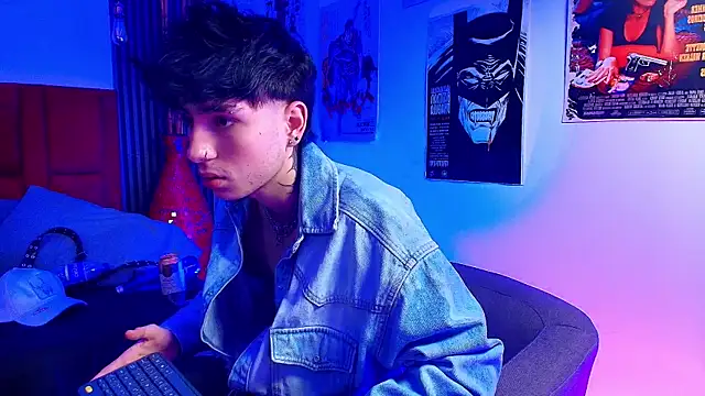 BLAKE___01n Live XXX chat