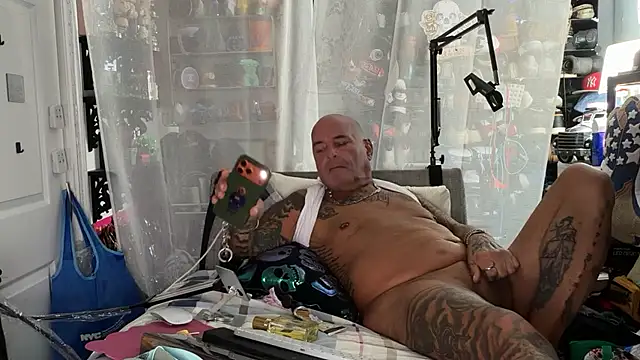 Czat XXX na żywo – lovetatts64