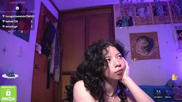 Katyroronoa Chat XXX in diretta