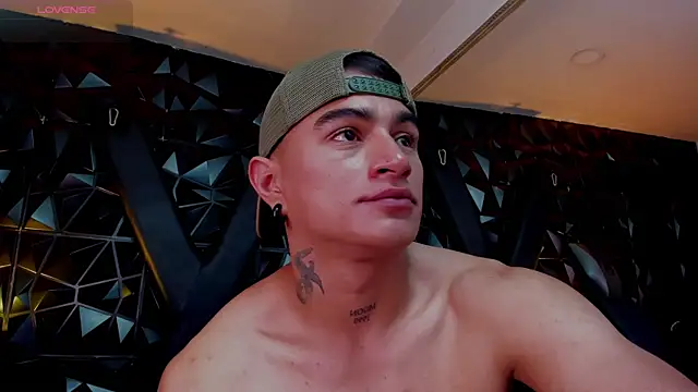 LiamDeeps Chat XXX live