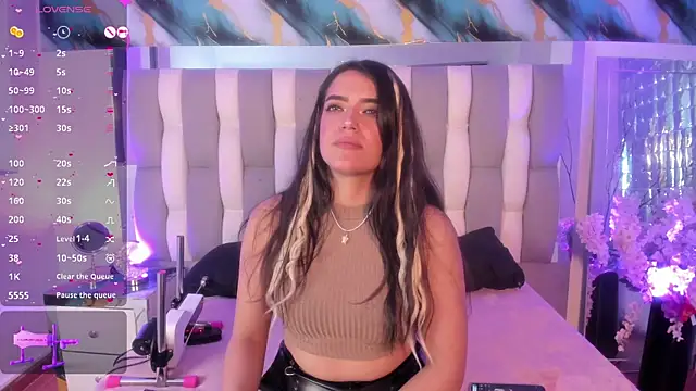 Chat +18 de IsaDiiaz ao vivo