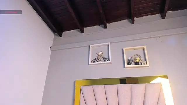 vahiolet_fuentes Adlı Modelin Canlı XXX Sohbeti