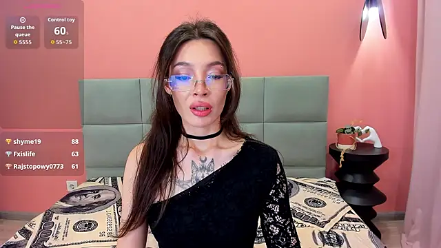 IvyDainty: онлайн-секс-чат