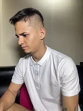 Aaronsexroom XXX чат на живо