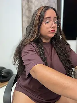 CurlyGirl_1's Live XXX Chat