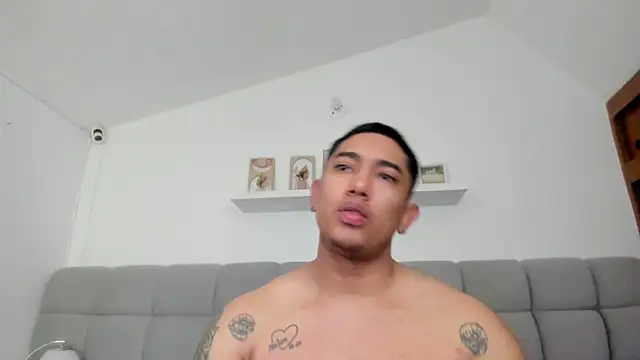 erotic_sins' Live XXX Chat