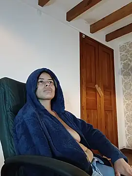 nairobi8 Adlı Modelin Canlı XXX Sohbeti