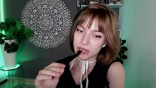 EchoScribe Adlı Modelin Canlı XXX Sohbeti