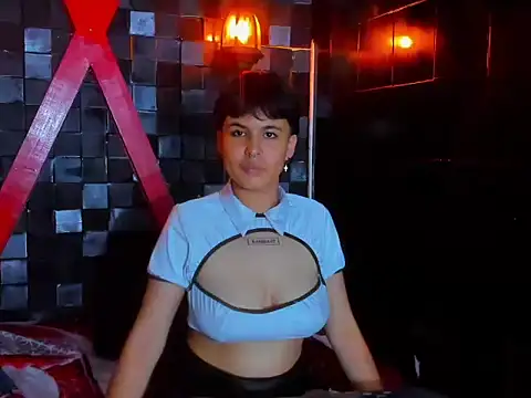 Chat +18 de VioletFaith ao vivo