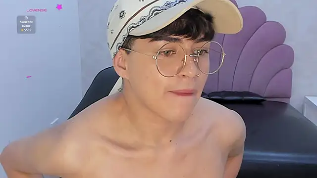 Živý XXX chat alan_twink12