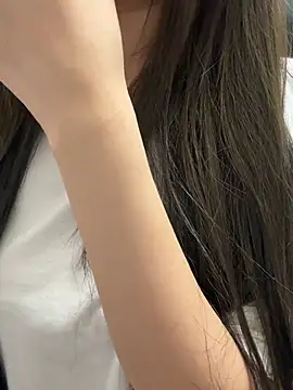 Yiyina_17 Adlı Modelin Canlı XXX Sohbeti