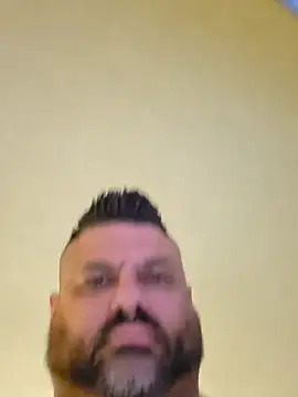 Roddog18 live XXX chat