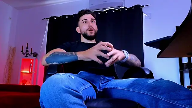 MightyAaron66 – Naživo XXX chat