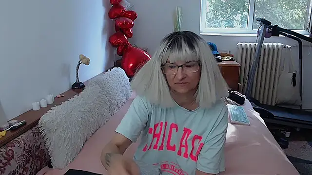 MilfDolores 现场XXX聊天