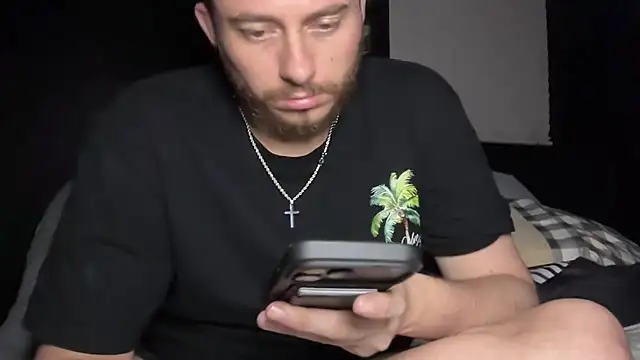 צ'אט XXX בשידור חי של Mikecloudyhawk