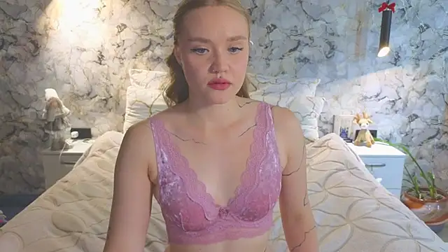 Aurora_Golden1's Live XXX Chat