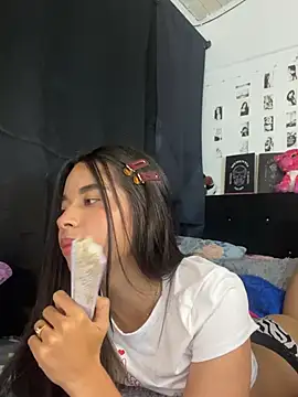 Milleradhara24 Chat XXX live