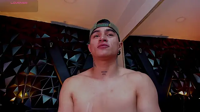 LiamDeeps Live XXX Chat