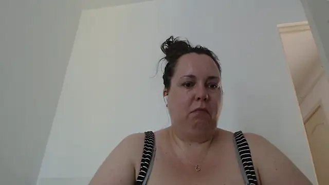WendyRhoades live XXX chat