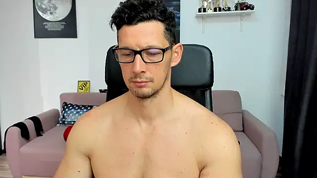 XXX chat uživo modela BrutusK08