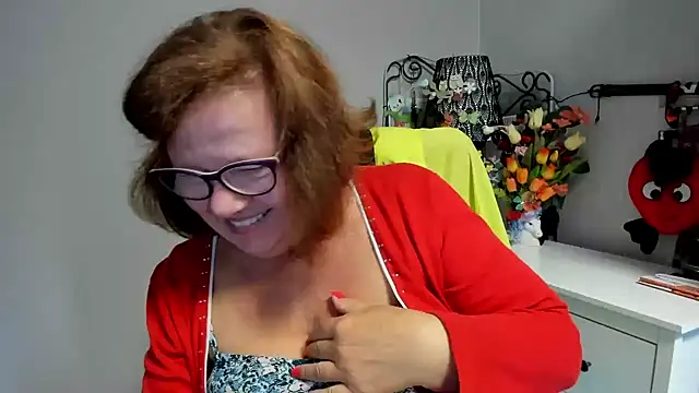 Živý XXX chat Adelewildx