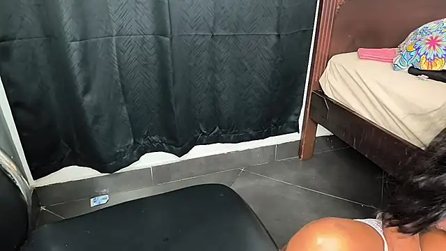Taz_balls 即時 XXX 聊天