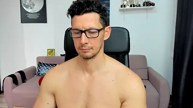BrutusK08n Live XXX chat