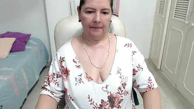 leonela_69 Adlı Modelin Canlı XXX Sohbeti