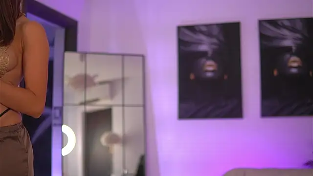 Chatroom XXX en direct de EllenKarter