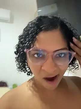 Tana_latin1- Adlı Modelin Canlı XXX Sohbeti