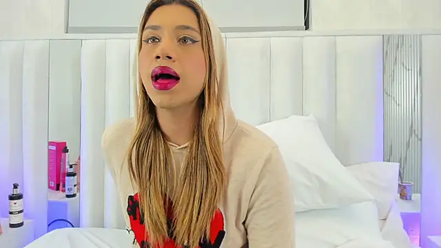 XXX chat uživo modela serena_lovee