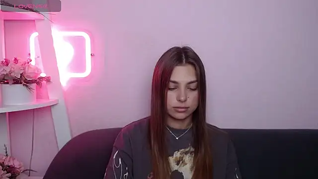 Chat +18 de MilanaAngelAs ao vivo