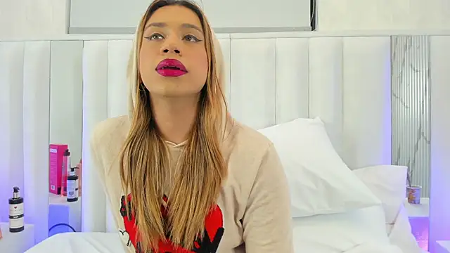 serena_lovee's Live XXX Chat