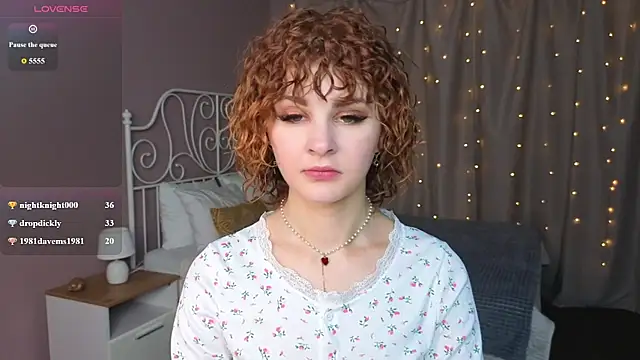 Kira__Fluffy's Live XXX Chat