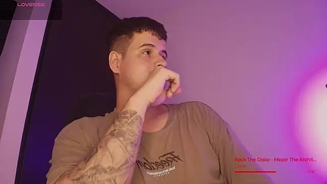 BjornSteel's Live XXX Chat