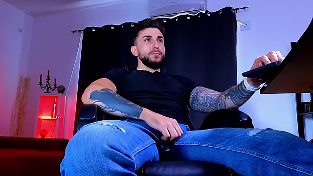 MightyAaron66 Webcam show