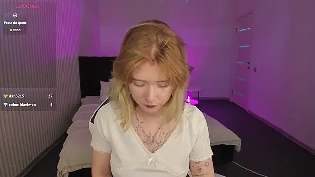 Elira_VaneのライブXXXチャット