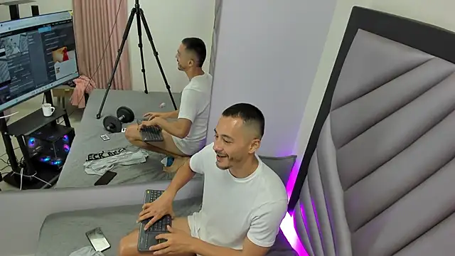 Damiam_23's Live XXX Chat
