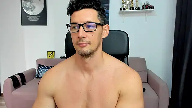 XXX chat uživo modela BrutusK08