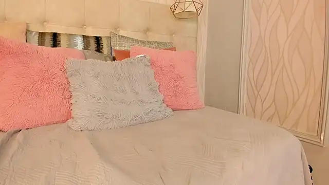 CHRISTY_BAKER Adlı Modelin Canlı XXX Sohbeti
