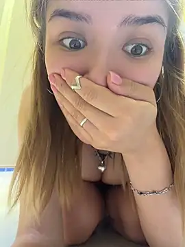 Živý XXX chat FlashTitsRoyal