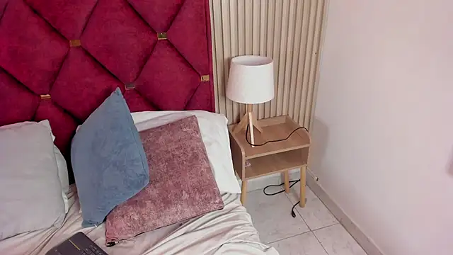Kiri_Velvet – Naživo XXX chat
