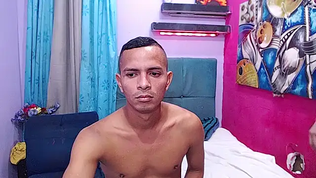 twink_fucks live XXX chat