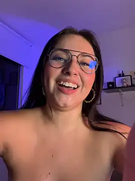 Abby-26 Adlı Modelin Canlı XXX Sohbeti