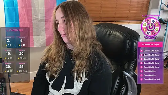 luluvaladon Show in webcam