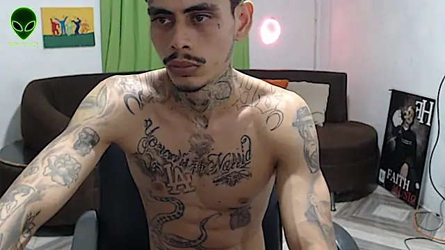alpha_zom Adlı Modelin Canlı XXX Sohbeti
