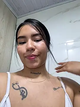 Elodie221 Chat XXX in diretta