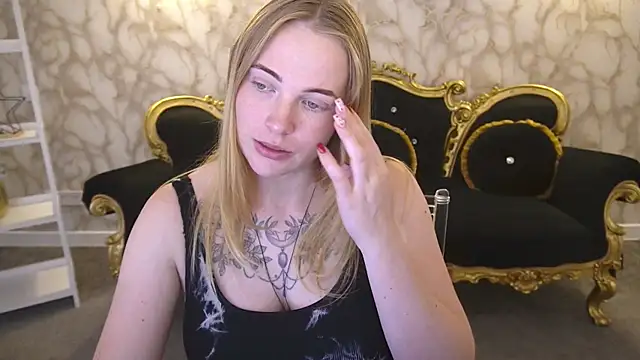 NikkyReyyy Chat XXX live