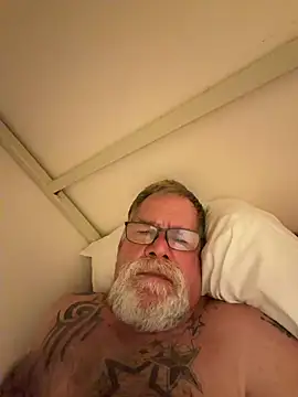 צ'אט XXX בשידור חי של Caesar_Baxter