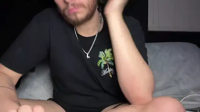 Chat XXX en directo de Mikecloudyhawk